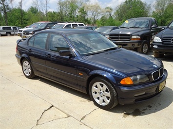 2001 BMW 325i   - Photo 1 - Cincinnati, OH 45255