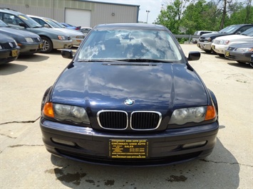 2001 BMW 325i   - Photo 2 - Cincinnati, OH 45255