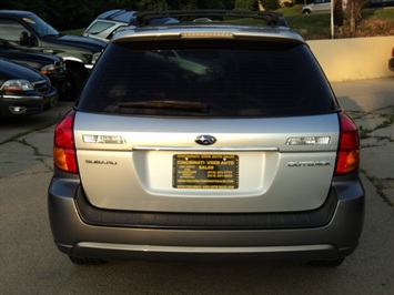 2005 Subaru Outback Limited   - Photo 5 - Cincinnati, OH 45255