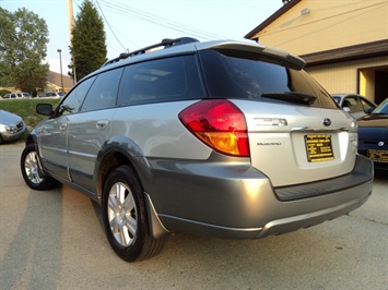 2005 Subaru Outback Limited   - Photo 12 - Cincinnati, OH 45255