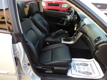 2005 Subaru Outback Limited   - Photo 8 - Cincinnati, OH 45255