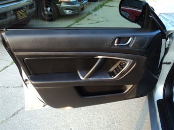 2005 Subaru Outback Limited   - Photo 23 - Cincinnati, OH 45255