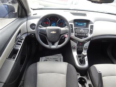 2012 Chevrolet Cruze LS  Ecotec 1.8L I4 FWD - Photo 9 - Cincinnati, OH 45255