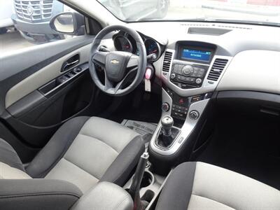 2012 Chevrolet Cruze LS  Ecotec 1.8L I4 FWD - Photo 13 - Cincinnati, OH 45255