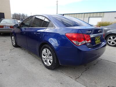 2012 Chevrolet Cruze LS  Ecotec 1.8L I4 FWD - Photo 8 - Cincinnati, OH 45255