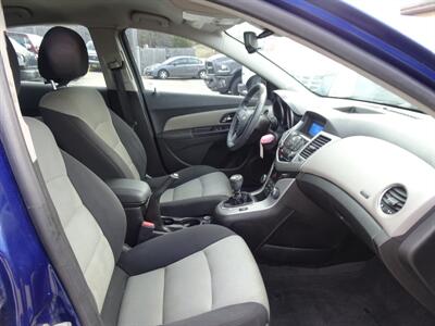 2012 Chevrolet Cruze LS  Ecotec 1.8L I4 FWD - Photo 14 - Cincinnati, OH 45255