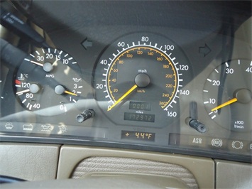 1995 MERCEDES BENZ S420   - Photo 19 - Cincinnati, OH 45255