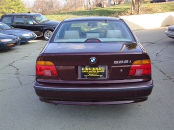 1998 BMW 528i   - Photo 5 - Cincinnati, OH 45255