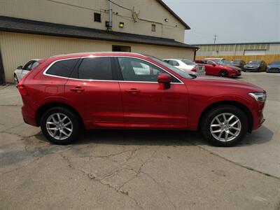 2020 Volvo XC60 T5 Momentum  2.0L Turbo I4 AWD - Photo 4 - Cincinnati, OH 45255