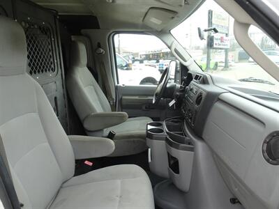 2011 Ford E-Series Cargo E-150   - Photo 10 - Cincinnati, OH 45255