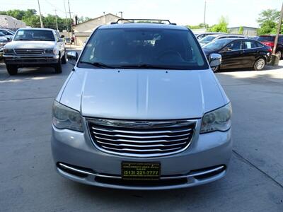 2012 Chrysler Town and Countr Touring-L  3.6L V6 FWD - Photo 9 - Cincinnati, OH 45255