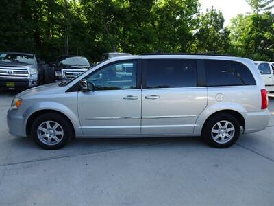 2012 Chrysler Town and Countr Touring-L  3.6L V6 FWD - Photo 16 - Cincinnati, OH 45255