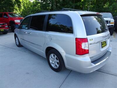 2012 Chrysler Town and Countr Touring-L  3.6L V6 FWD - Photo 14 - Cincinnati, OH 45255