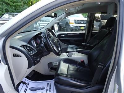 2012 Chrysler Town and Countr Touring-L  3.6L V6 FWD - Photo 22 - Cincinnati, OH 45255