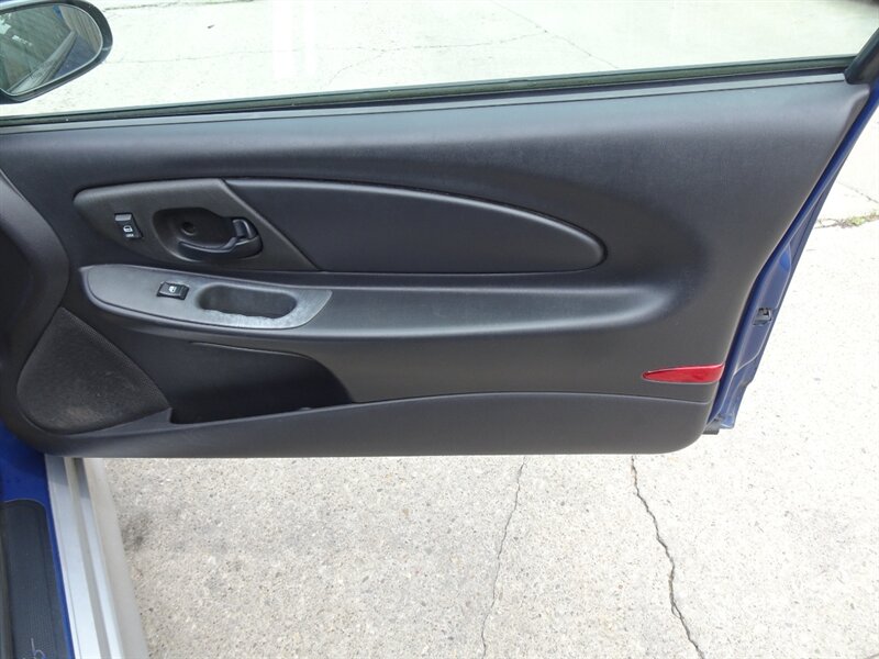 2003 Chevrolet Monte Carlo SS  3.8L V6 FWD - Photo 22 - Cincinnati, OH 45255