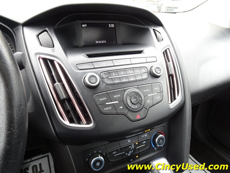 2015 Ford Focus SE   - Photo 18 - Cincinnati, OH 45255
