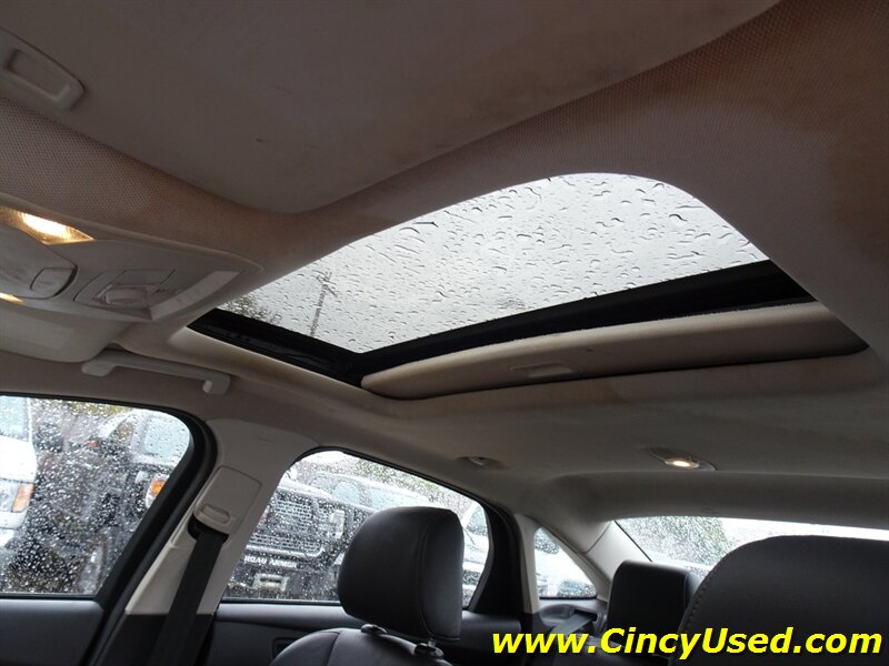 2015 Ford Focus SE   - Photo 25 - Cincinnati, OH 45255