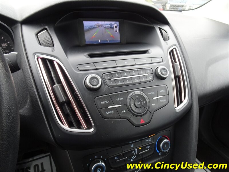 2015 Ford Focus SE   - Photo 19 - Cincinnati, OH 45255