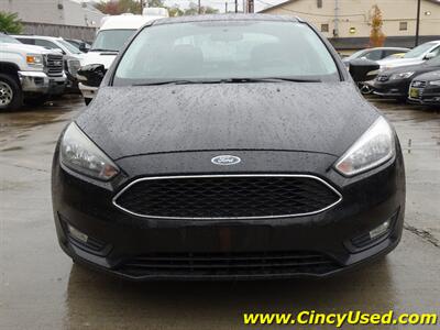 2015 Ford Focus SE   - Photo 2 - Cincinnati, OH 45255