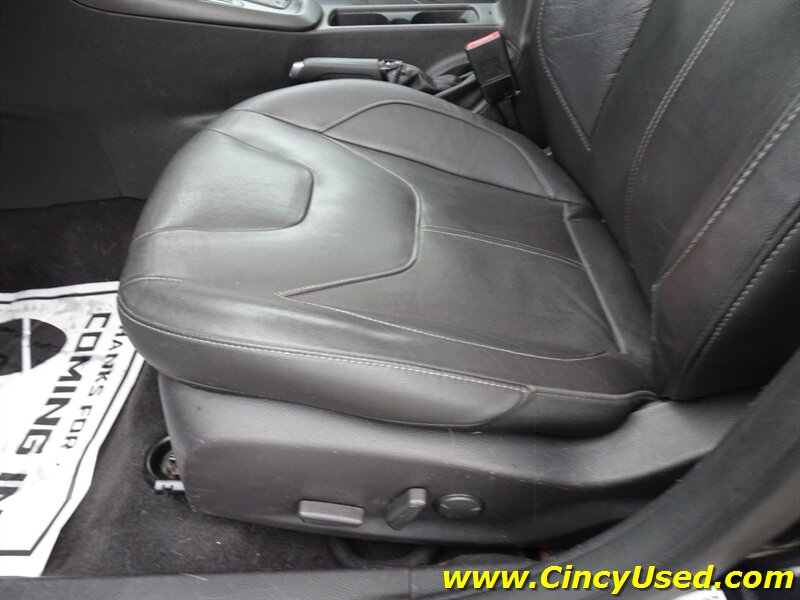 2015 Ford Focus SE   - Photo 28 - Cincinnati, OH 45255