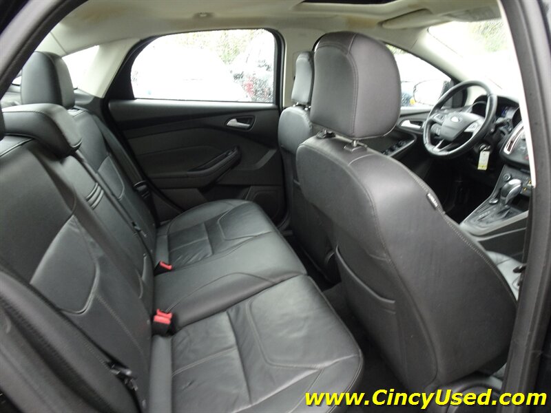 2015 Ford Focus SE   - Photo 14 - Cincinnati, OH 45255