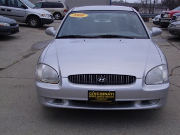 2001 Hyundai Sonata GLS   - Photo 2 - Cincinnati, OH 45255