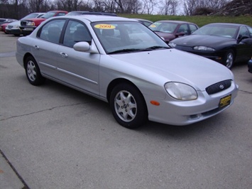 2001 Hyundai Sonata GLS   - Photo 1 - Cincinnati, OH 45255