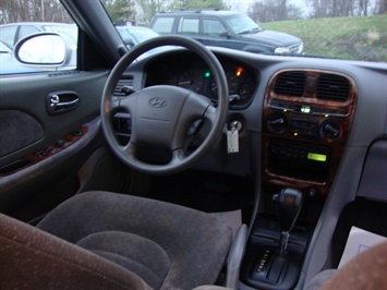 2001 Hyundai Sonata GLS   - Photo 7 - Cincinnati, OH 45255