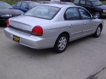 2001 Hyundai Sonata GLS   - Photo 6 - Cincinnati, OH 45255