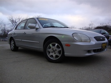 2001 Hyundai Sonata GLS   - Photo 10 - Cincinnati, OH 45255