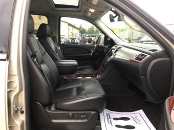 2007 Cadillac Escalade ESV   - Photo 7 - Cincinnati, OH 45255