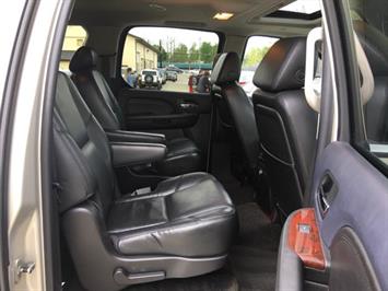 2007 Cadillac Escalade ESV   - Photo 8 - Cincinnati, OH 45255