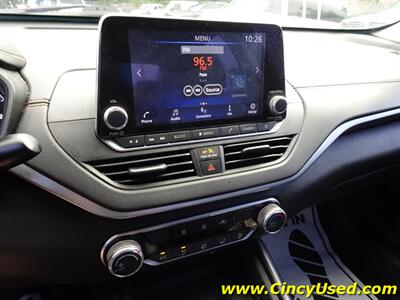 2019 Nissan Altima 2.5 SR   - Photo 19 - Cincinnati, OH 45255