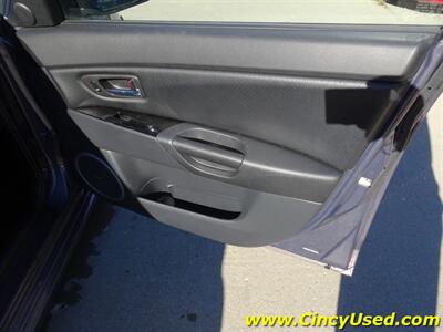 2009 Mazda Mazda3 Hatchback s Grand Touring   - Photo 32 - Cincinnati, OH 45255