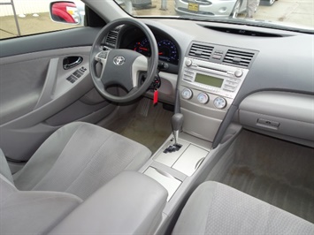 2011 Toyota Camry LE - Photo 12 - Cincinnati, OH 45255