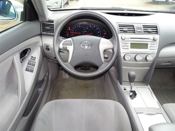 2011 Toyota Camry LE - Photo 6 - Cincinnati, OH 45255