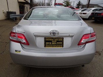 2011 Toyota Camry LE - Photo 5 - Cincinnati, OH 45255