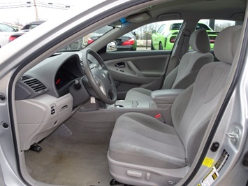 2011 Toyota Camry LE - Photo 7 - Cincinnati, OH 45255