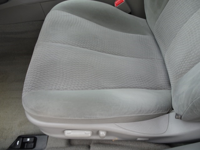 2011 Toyota Camry LE - Photo 20 - Cincinnati, OH 45255