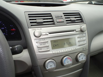 2011 Toyota Camry LE - Photo 18 - Cincinnati, OH 45255