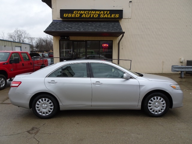 2011 Toyota Camry LE - Photo 3 - Cincinnati, OH 45255