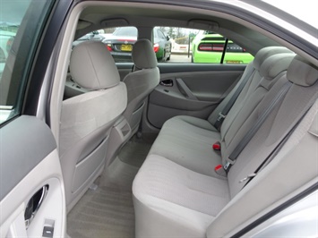 2011 Toyota Camry LE - Photo 8 - Cincinnati, OH 45255