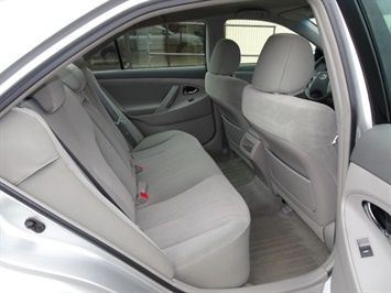 2011 Toyota Camry LE - Photo 14 - Cincinnati, OH 45255