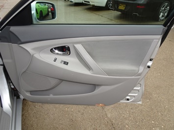 2011 Toyota Camry LE - Photo 23 - Cincinnati, OH 45255