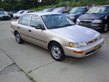 1996 Toyota Corolla   - Photo 1 - Cincinnati, OH 45255