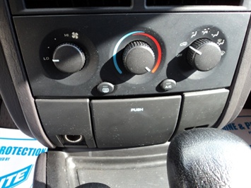 1999 Jeep Grand Cherokee Laredo   - Photo 18 - Cincinnati, OH 45255
