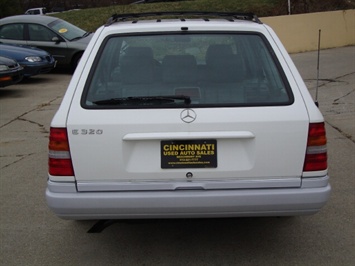 1995 Mercedes-Benz E Class E320   - Photo 11 - Cincinnati, OH 45255