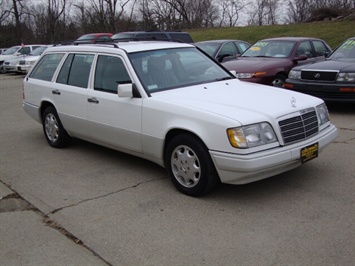 1995 Mercedes-Benz E Class E320   - Photo 1 - Cincinnati, OH 45255