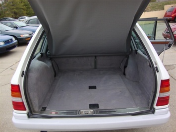 1995 Mercedes-Benz E Class E320   - Photo 14 - Cincinnati, OH 45255