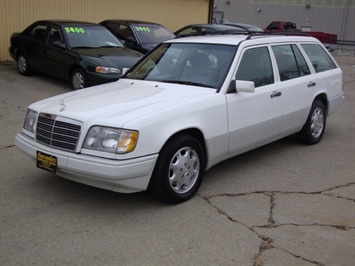 1995 Mercedes-Benz E Class E320   - Photo 3 - Cincinnati, OH 45255
